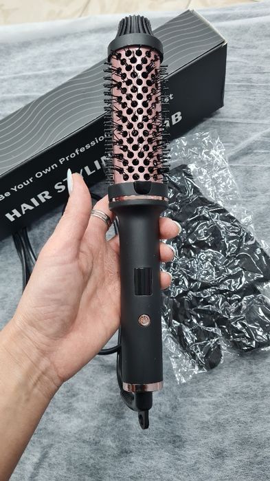 Электрическая брашинг для волос.