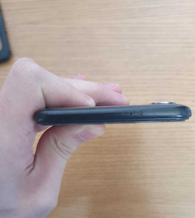 Продам Xiaomi Redmi Note 5 4/64 ГБ