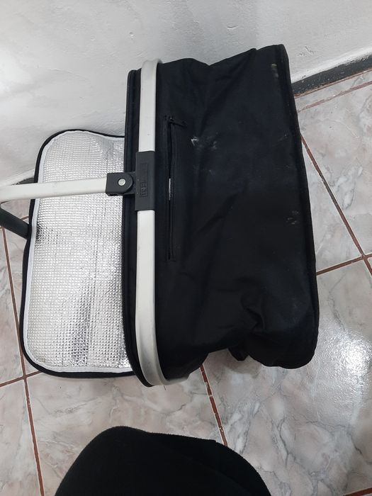Vând geantă termică second-hand