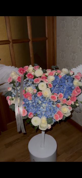 букет с крыльями