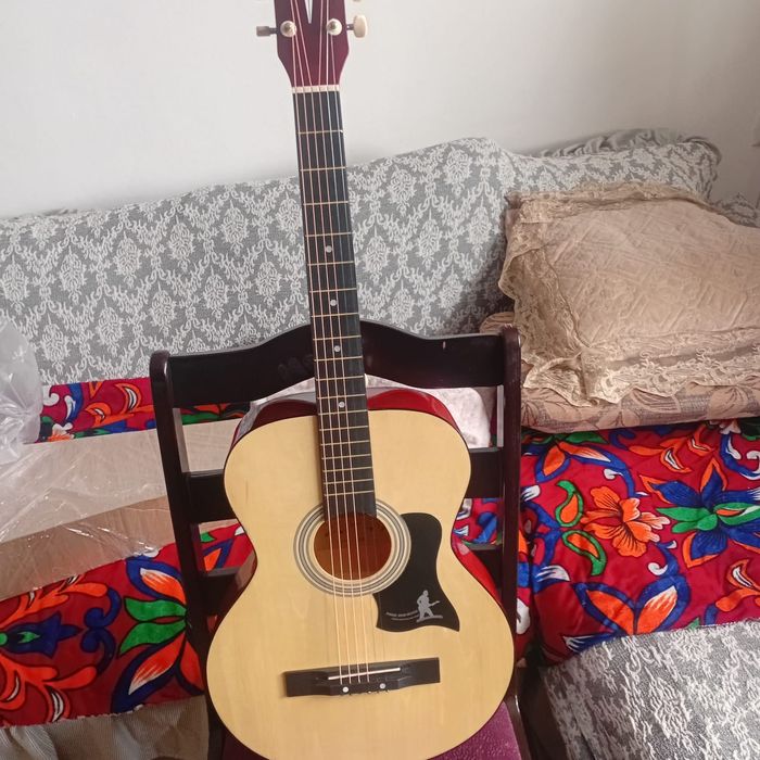 Гитара 6 струнная