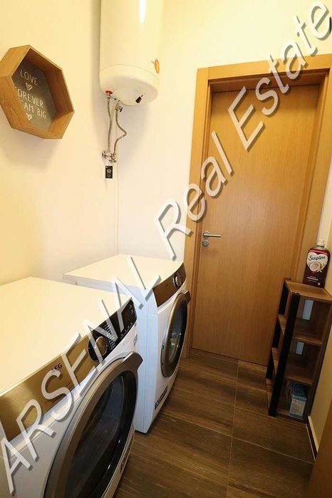 Дава се под наем Тристаен апартамент в София, Изток - 146 кв.м за 1500 € - Снимка #13