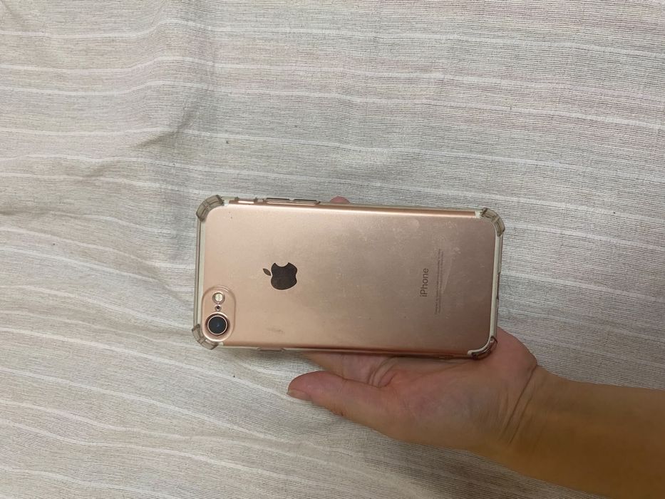 iPhone 7 в хорошем состаянии