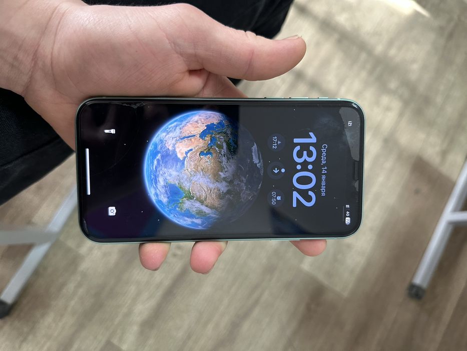 Продам айфон 11 в хорошем состаяни