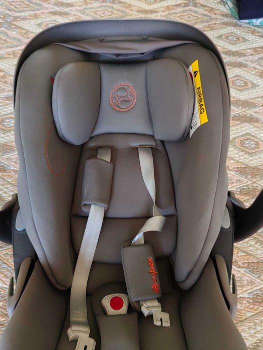 Стол за кола тип кошче. Cybex cloud G I-size gray закупен март месец 2025 г. Използван около 3-4 месеца. В гаранция