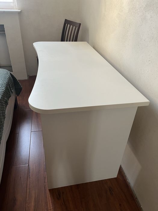 Продам стол и полку