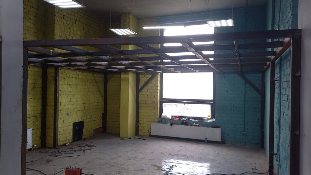 Антрисолные (нависающии) этаж