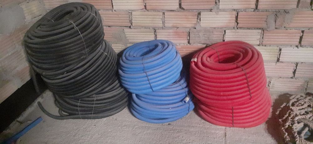 Кабели иPVC гофра   3 размера и кабели 1,5кв. и 2,5кв.