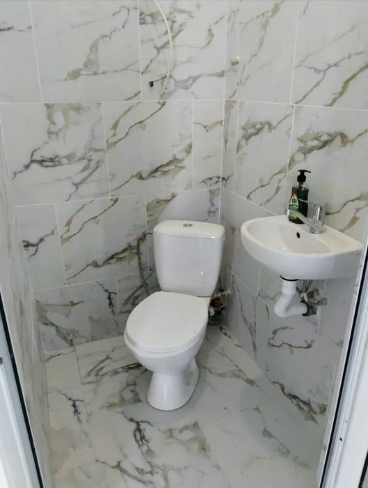 Продава се търговско помещение в жк. Изток,  гр. Перник