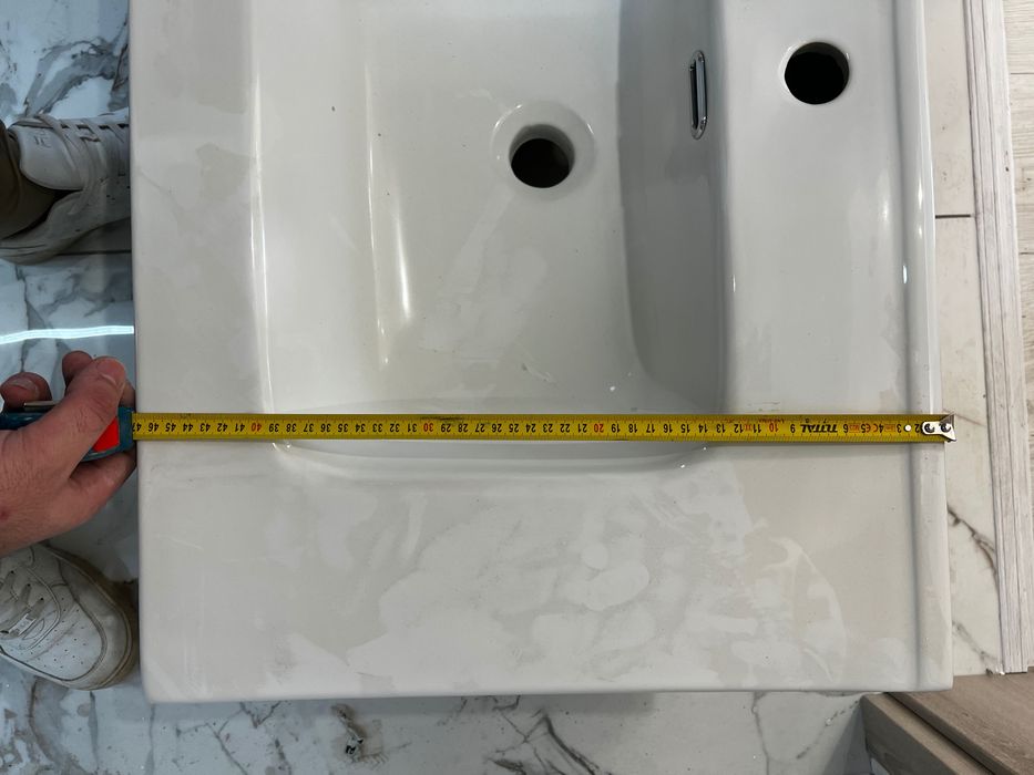 PVC шкаф с умивалник и колона Лисабон на Викард, 350 евро