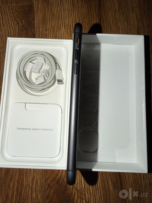 Iphone 11, 64 Gb, qora, karobka, ideal sotiladi