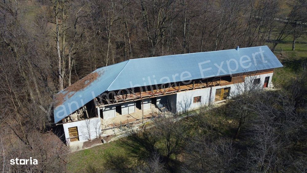 Construcție + teren de vânzare în comuna Valea Iașului,  județ Argeș.