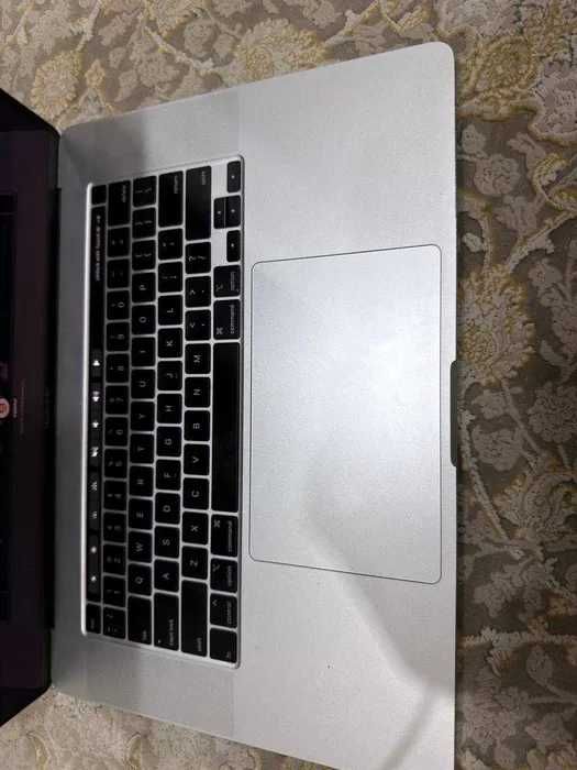 Macbook pro core i9 16inch 16Gb/1TB