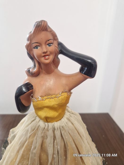 Veioza, lampa - papusa din porțelan