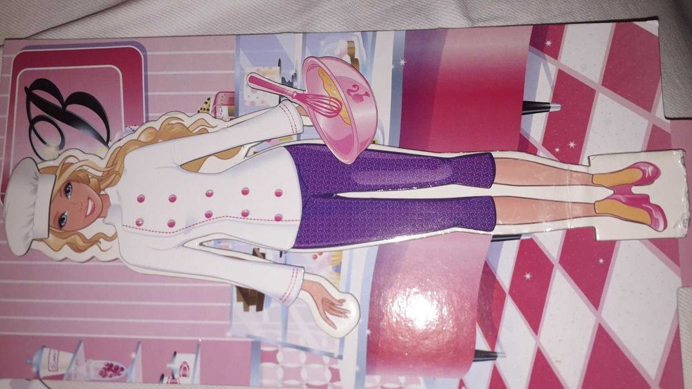 Barbie dress up with magnets