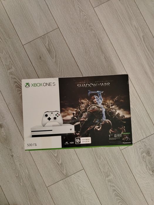 Xbox one s FC 25 UFC 4