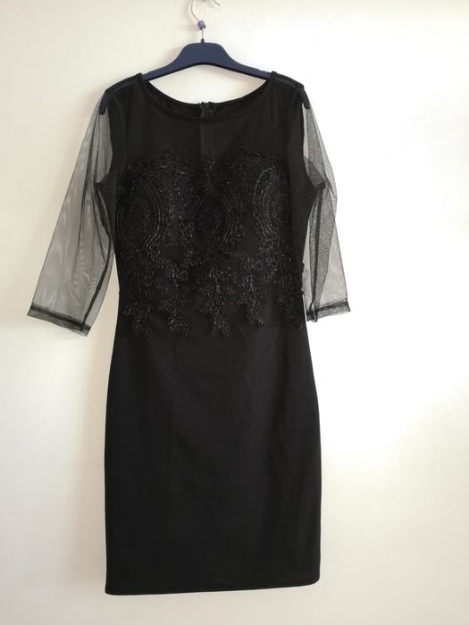 Rochie neagra cu aplicatii