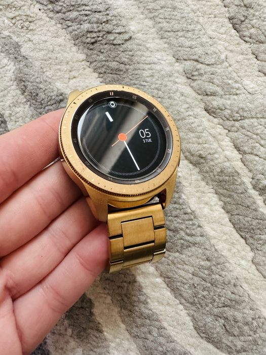 Смарт часовник Samsung Rose Gold
