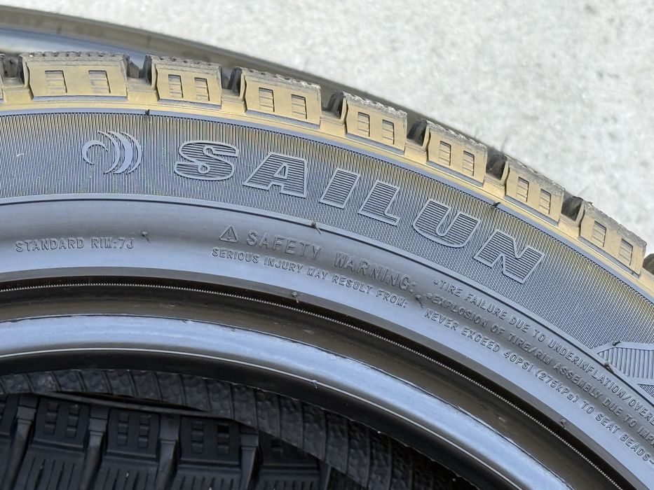 215|50 R17. Sailun Ice Blazer.