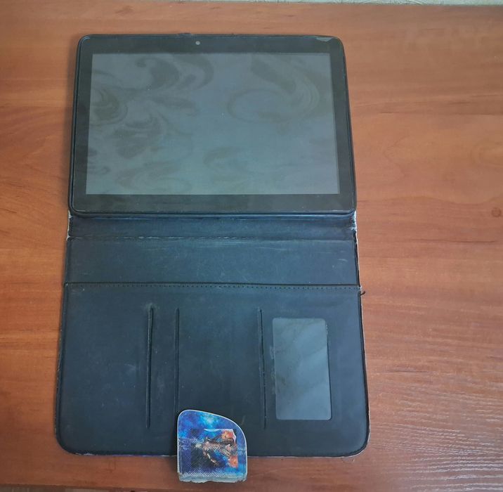 Продаётся планшет bravis, модели NB106M