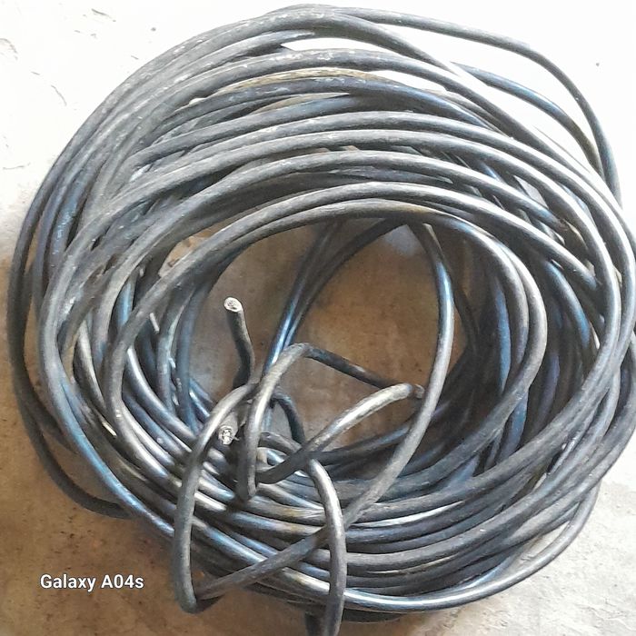 Продавам трижилен и двужилен кабел