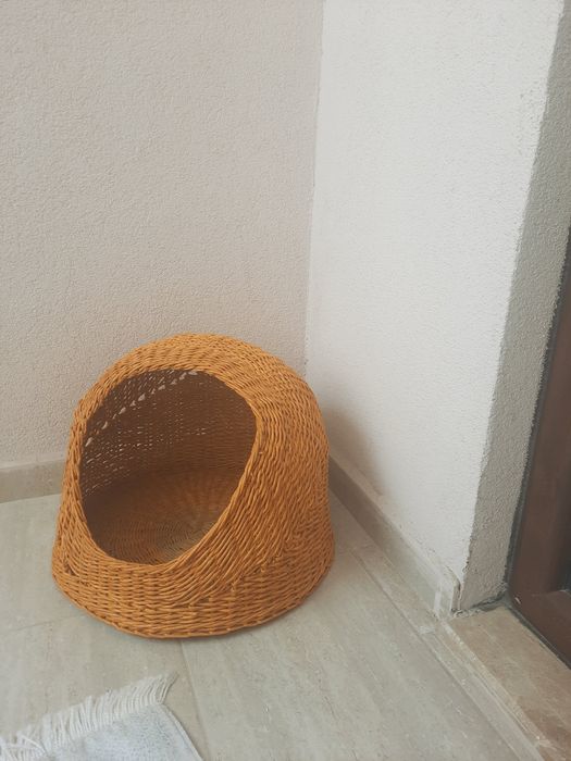 Плетеный домик для кошек.