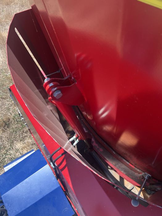 Фуражосмесител Миксер 24 кубика