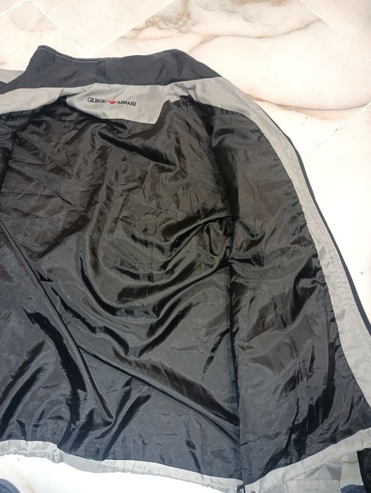 Яке Giorgio Armani ветровка L/XL - 25 лв