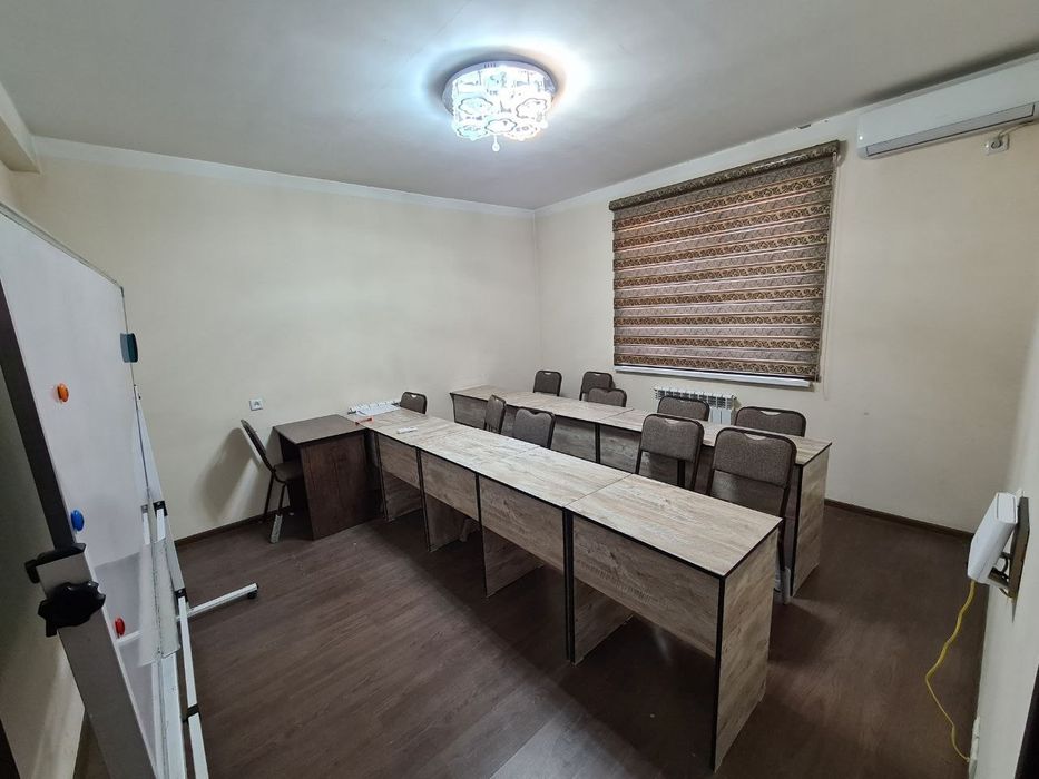 Аренда офиса на 1м этаже, высокая проходимость, под центр или офис