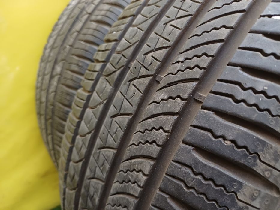 Шины 215/55 R17 Pirelli пара.
