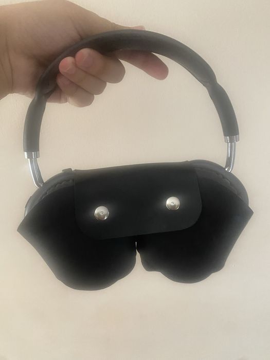 iPhone Airpods pro Max