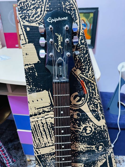 Продавам китара Epiphone