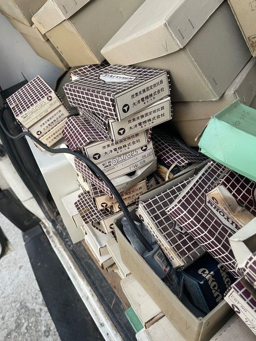 Резистори 200 000 бройки