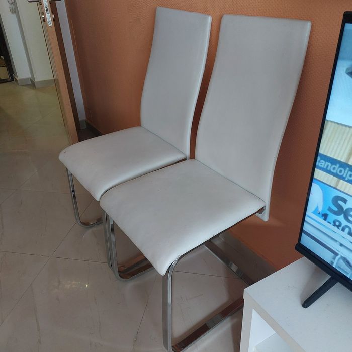 Трапезен стол (4 бр. или 8 бр.)