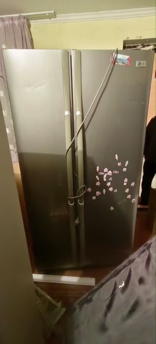 Продам двухдверный холодильник