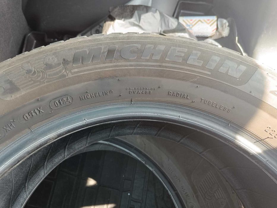 Гуми 2 бр - MICHELIN 225/60/17 - ДОТ 24