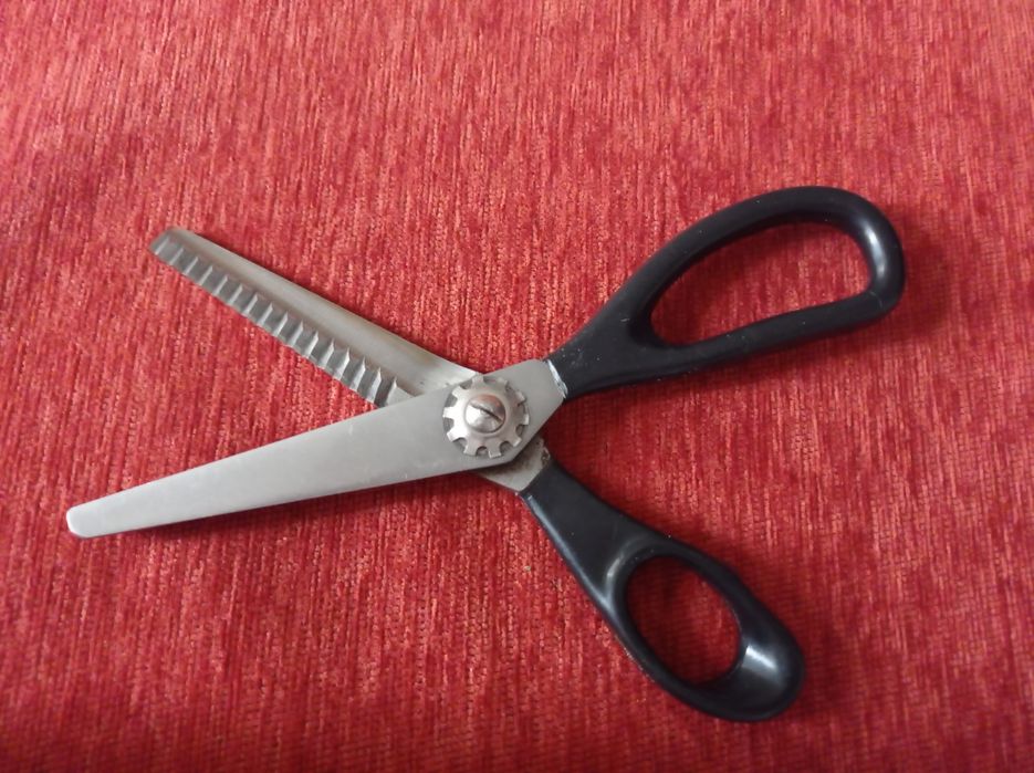 Зикзакова ножица