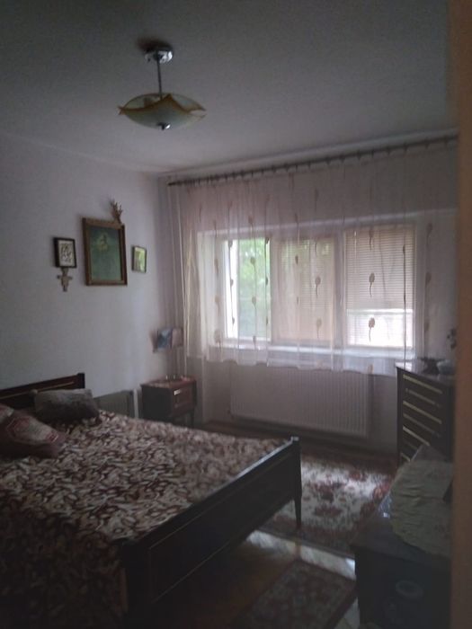 Vand apartament centru vechi targoviste