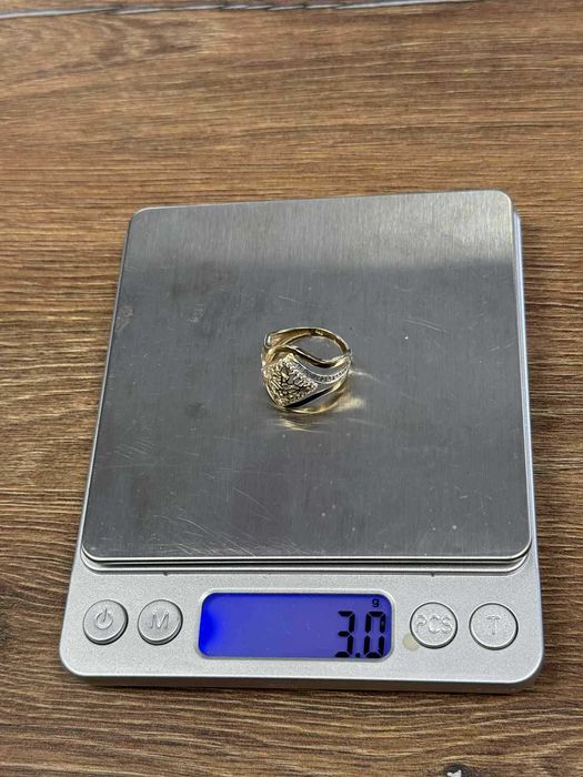 Продавам Златен Дамски Пръстен 14к 585