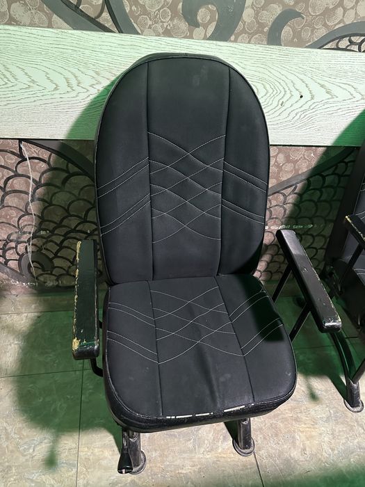 Стул для компютеров и парехмаров