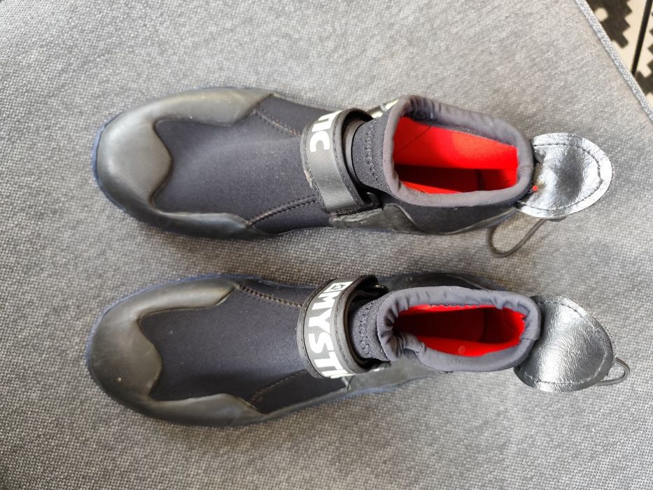 Отлични обувки за сърф MYSTIC номер 39/40