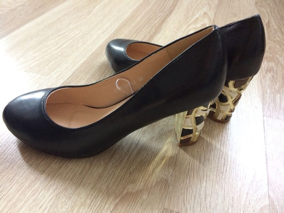 Атрактивни обувки Tendenz