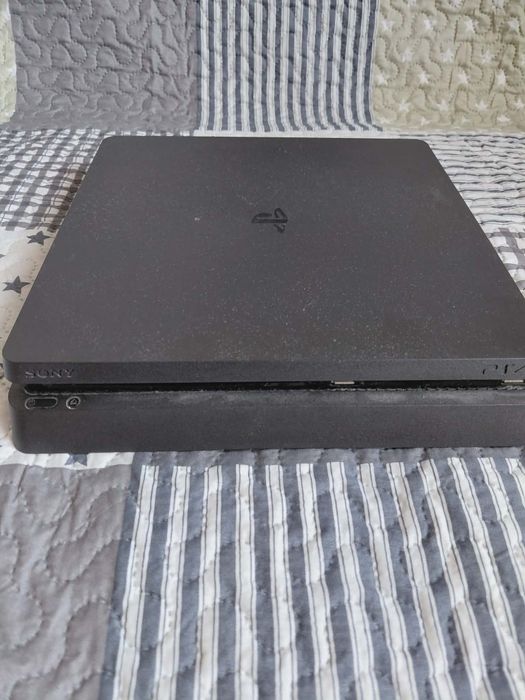 Продавам Play station 4