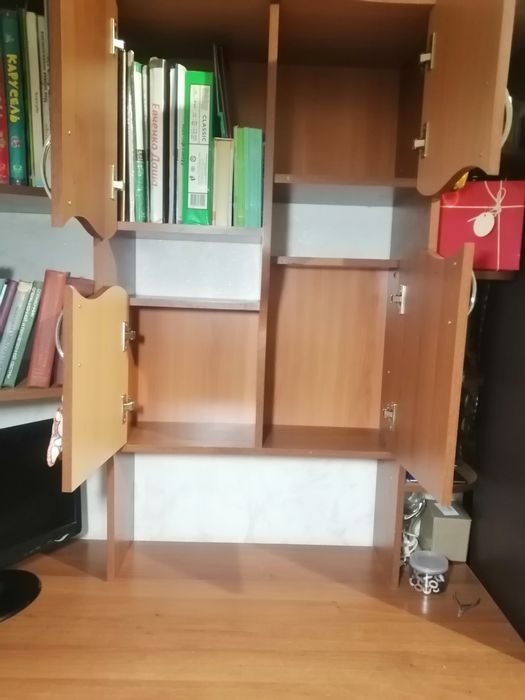 Срочно продам угловой уголок школьника..