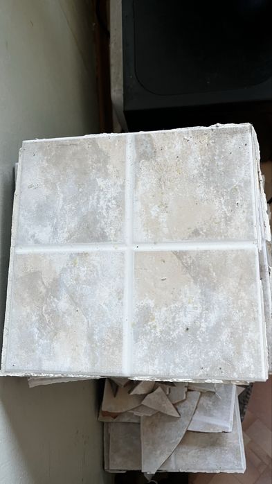Продам кафельную плитку 20/20 б/у
