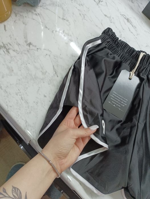 Нови дрехи Pause с етикет