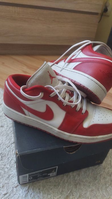 Vând Jordan 1 gym red