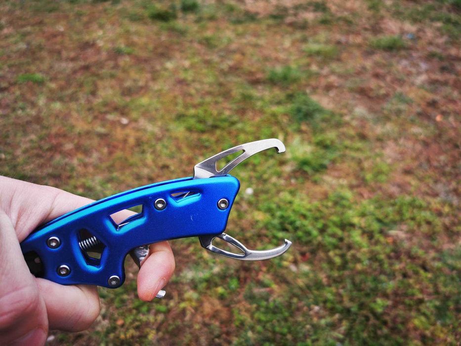 Метална щипка ( грипер) за риболов на хищници