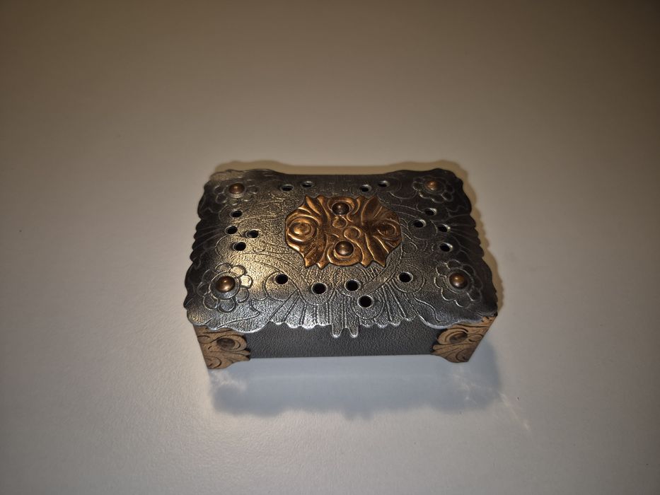 Cutie decorativa metal anii 70'