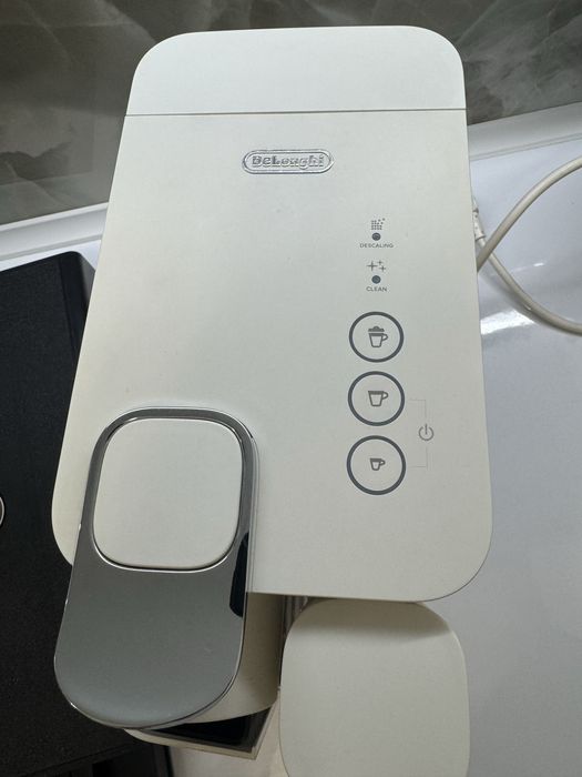 Espressor Nespresso Delonghi Lattisima One